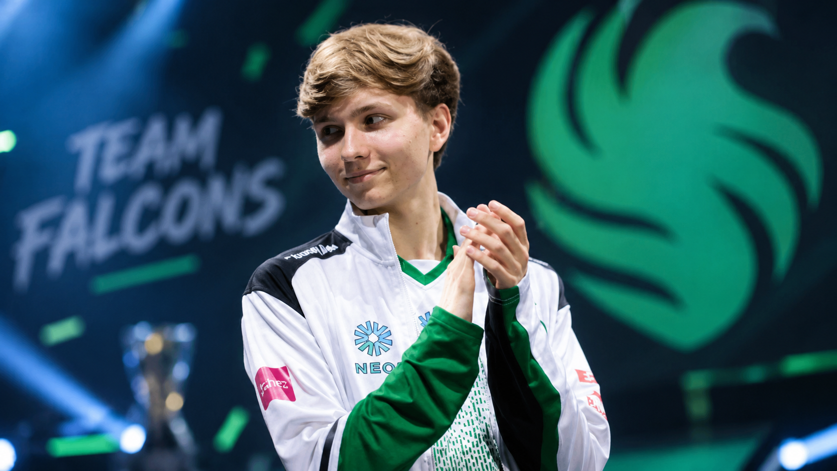 Team Falcons CS2 player m0NESY following his contract extension through 2030.
